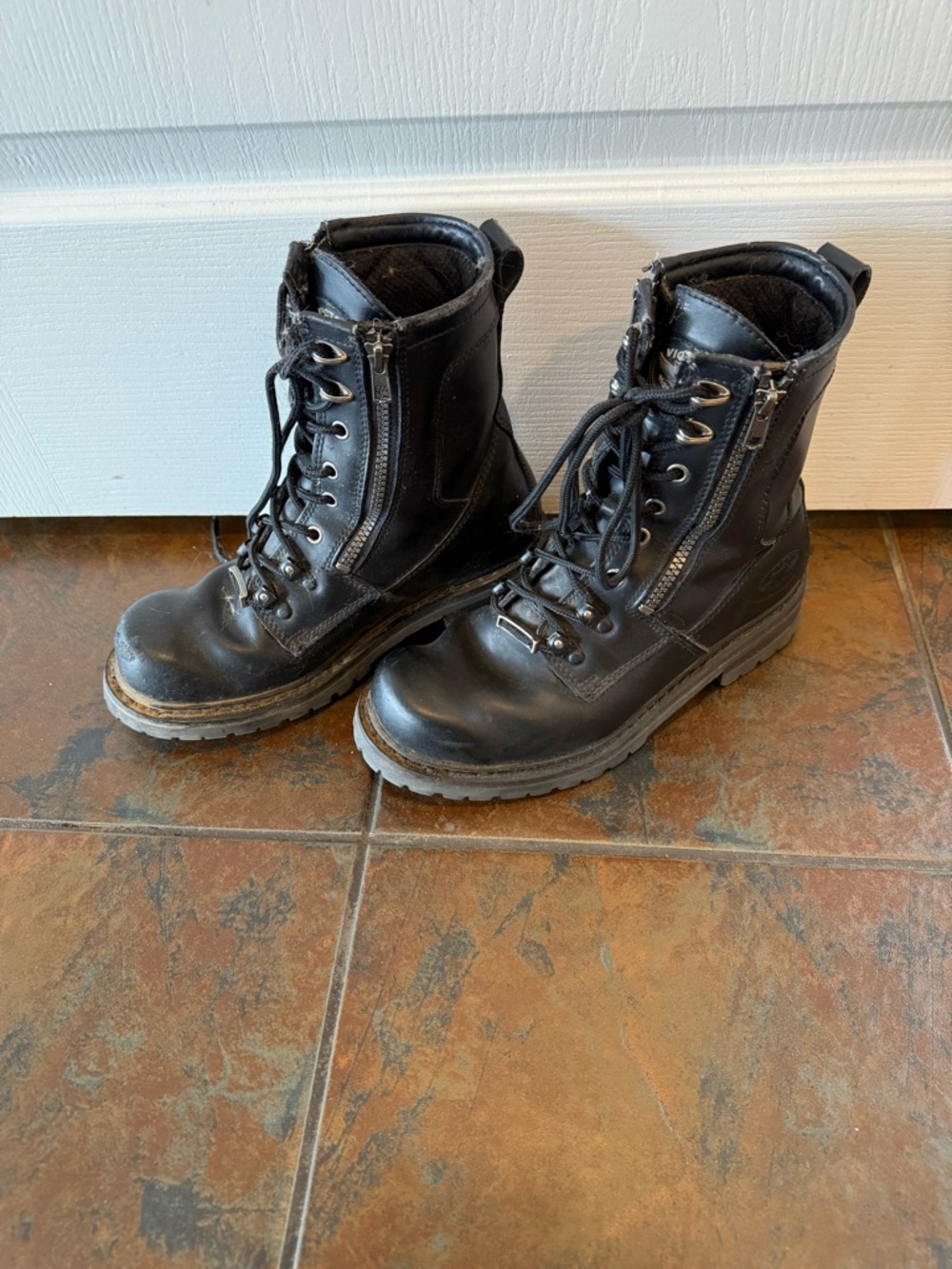 Victory Motorcycles Polaris Leather Side Zip Boots. Mens size 8
